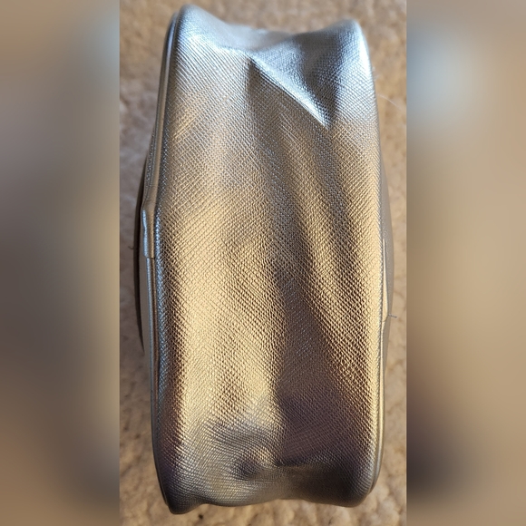 Vince Camuto Medallion Cosmetic Pouch/Clutch in Silver NWOT SALE 🤑🤑🤑🤑🤑🤑 - Picture 10 of 16